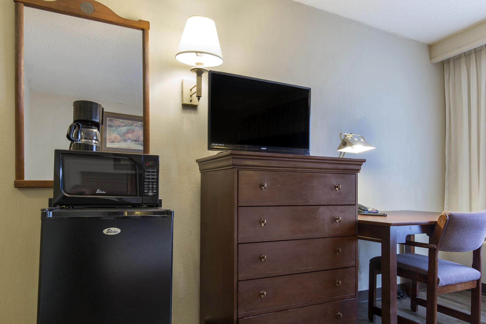 Lamplighter Inn-South Springfield Luaran gambar