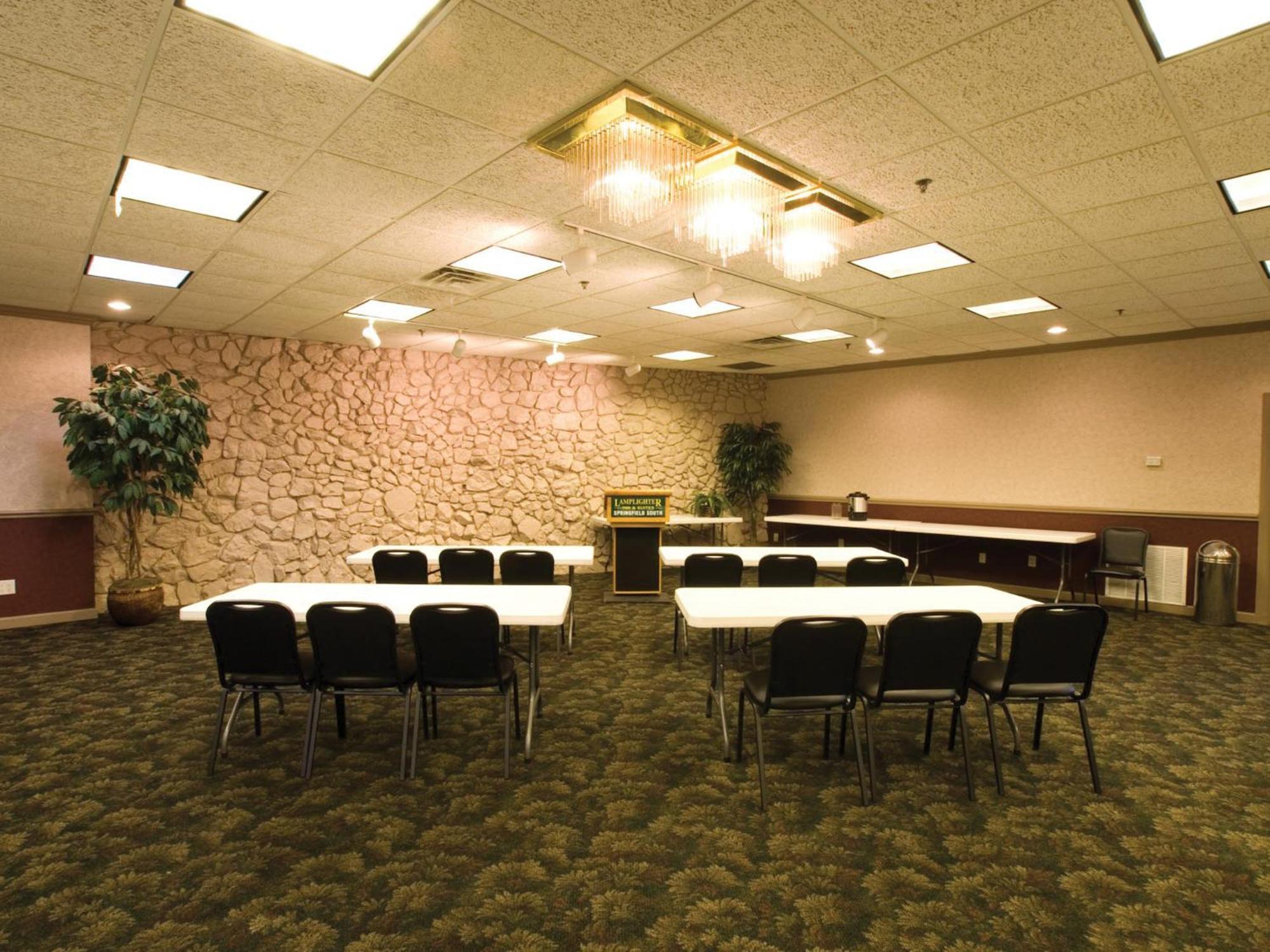 Lamplighter Inn-South Springfield Luaran gambar